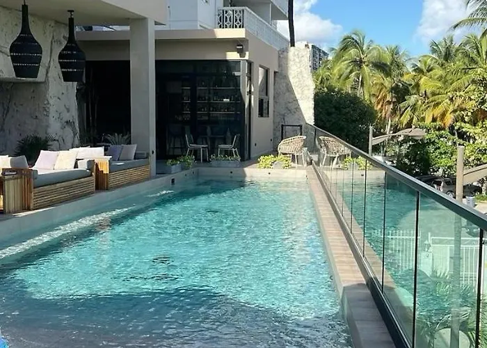 Lake'S Front Suite Hotel